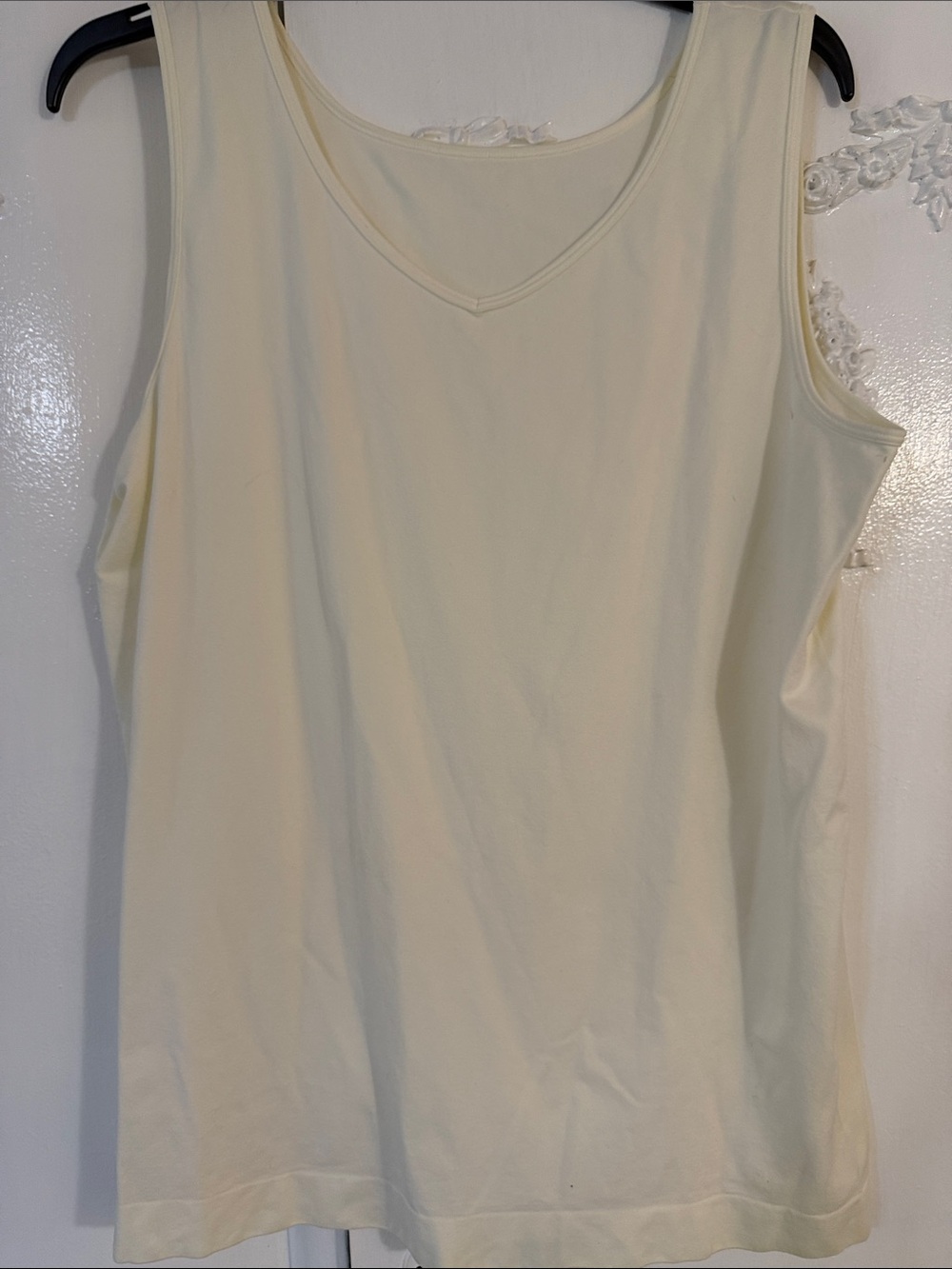 Chico's Soft Ivory V-Neck Sleeveless Tank